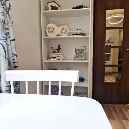 Alm Nomad Apartament *
